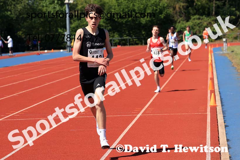 Mens under-17s 1500 metres 2025 North Eastern Track and Field Champs., Shildon, County Durham. Photo: David T. Hewitson/Sports for All Pics
